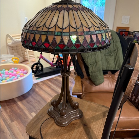 Quoizel Tiffany Lamp - Picture 1 of 6